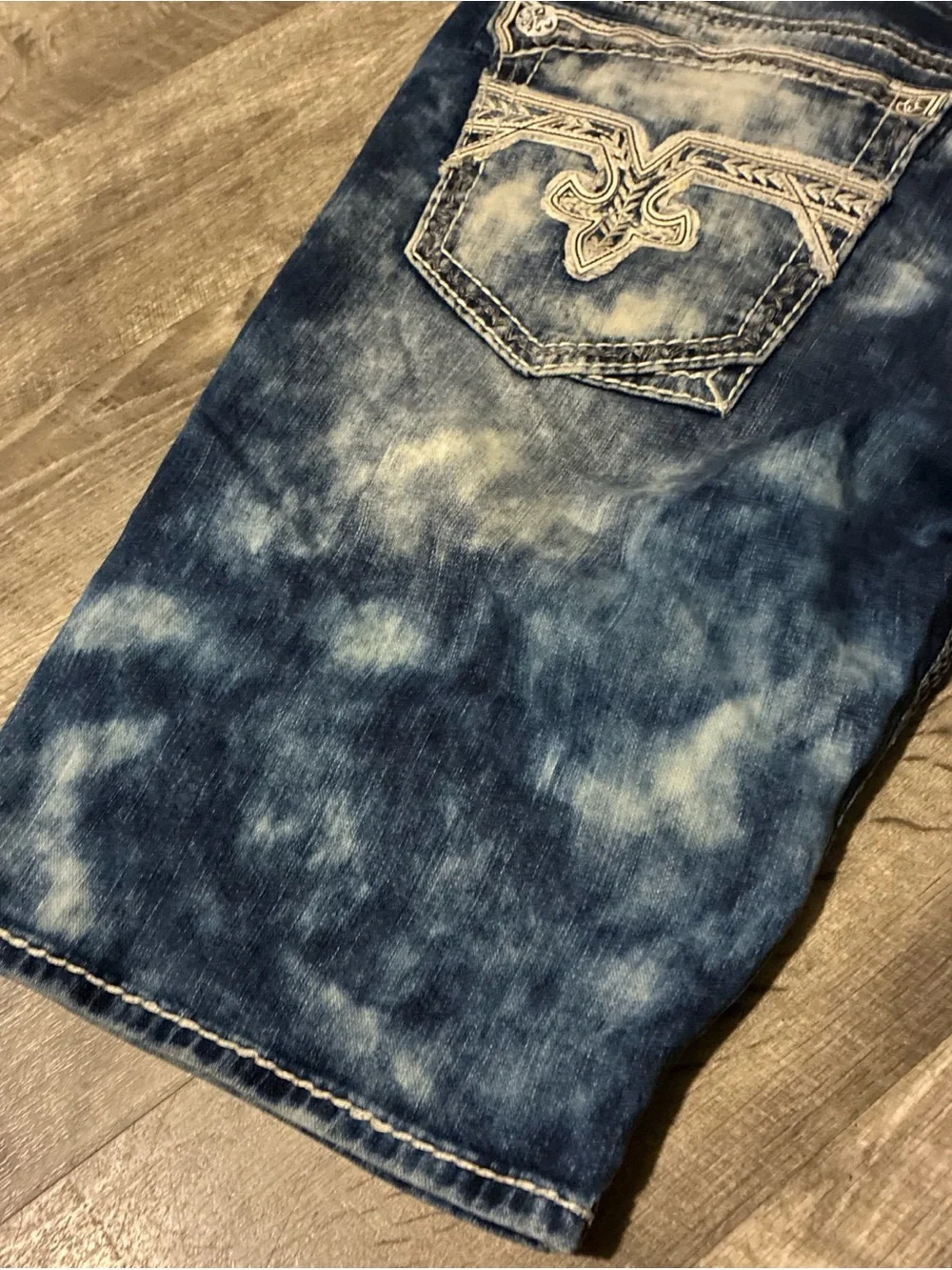 Rock Revival Scotie Shorts Men’s SZ 42 Distressed Denim Light Wash Embroidere
